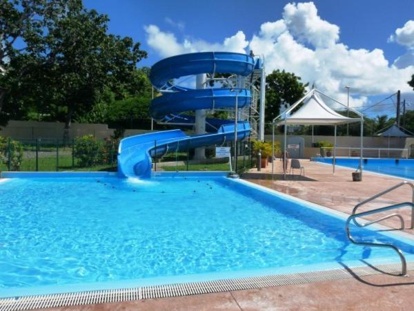 Le Cocon Hotell Le Moule Exteriör bild